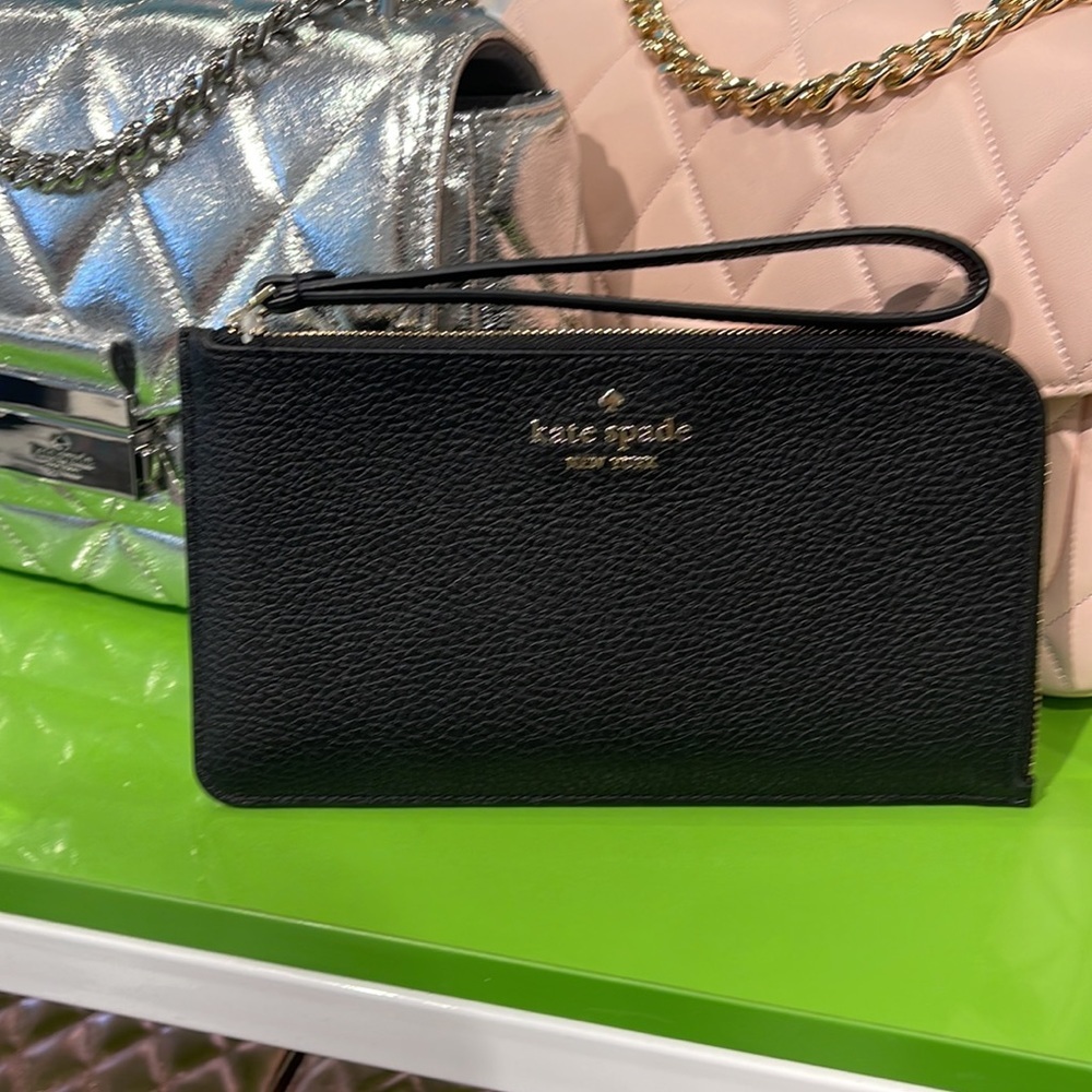 Kate Spade Medium Lucy L-Zip Wristlet Pebble Leather 
COLOR:
Black 
NWT - Picture 16 of 16